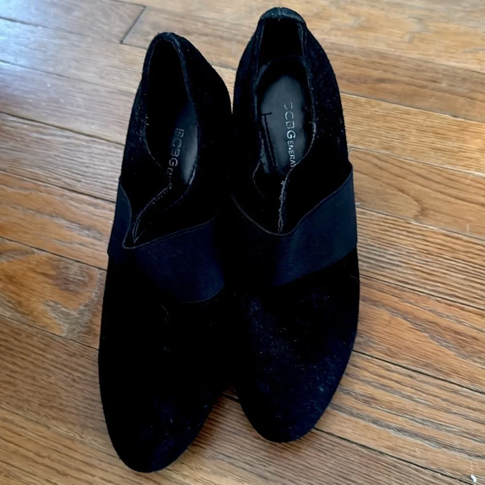 BCBG black booties